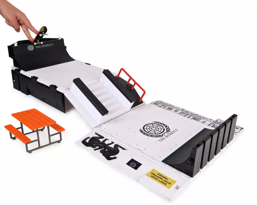 Tech Deck Transforming Finger Skateboard Park Playset