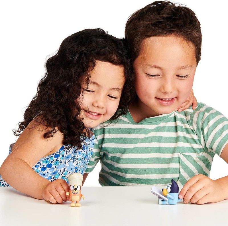 Bluey: Fancy Restaurant Bluey & Bingo Figure 2-Pack product view
